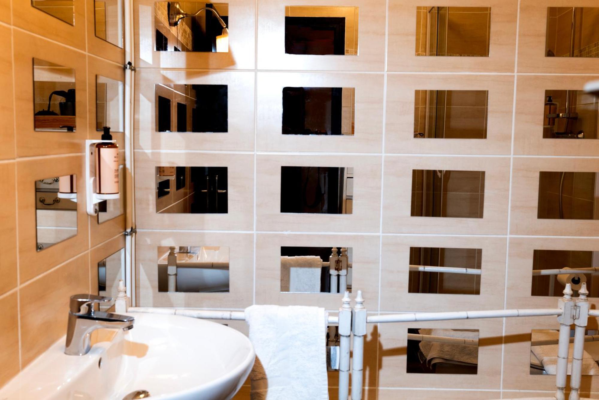 Lou Pitchoun Luxe Et Serenite Au Coeur De Saint-Tropez Suite Familiale Avec Chambre Separee Avec Jardin Enchanteur Pour 4 Adultes Et 1 Enfant Buitenkant foto